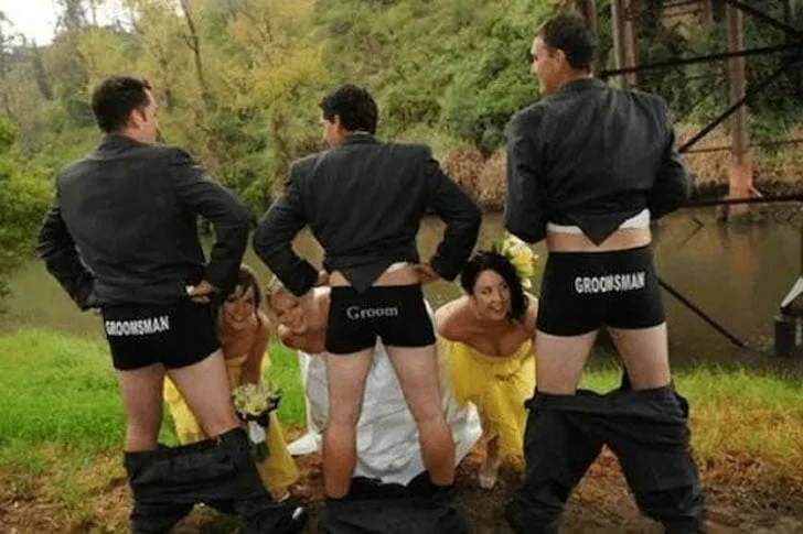 21 funny and playful wedding photos that will have you laughing non-stop.