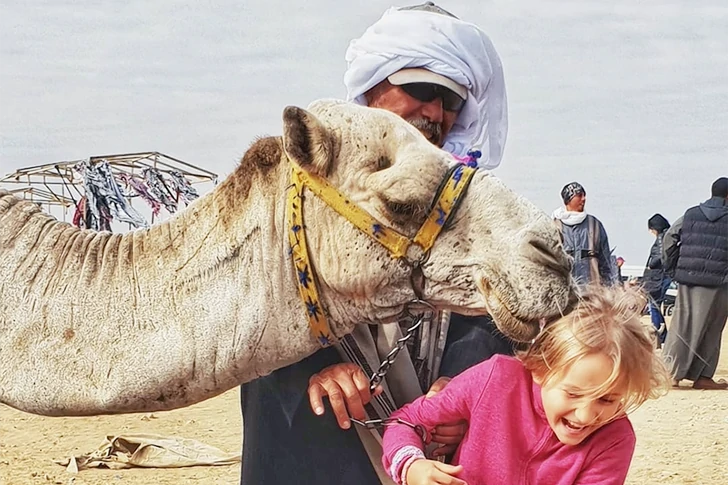 39 Awkward Vacation Photos You Absolutely Should See