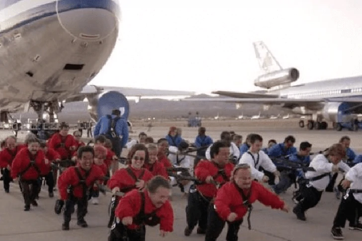 42 Unusual Airport Photos