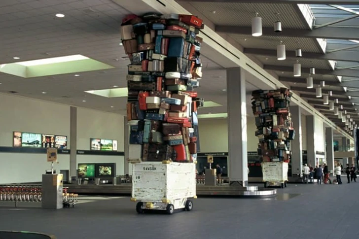 42 Unusual Airport Photos