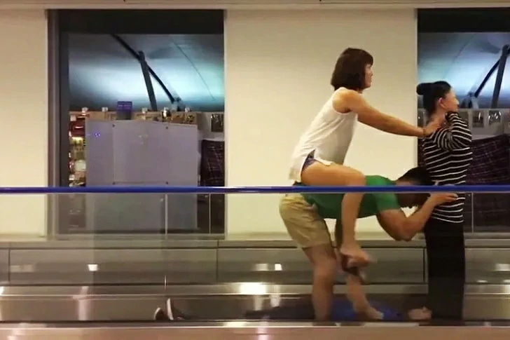 42 Unusual Airport Photos