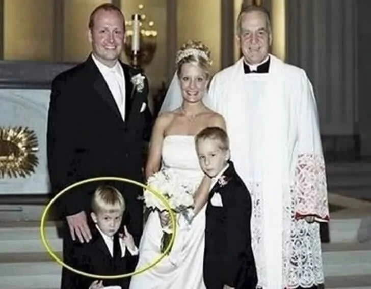 Funny wedding photos make people feel sorry for the bride and groom