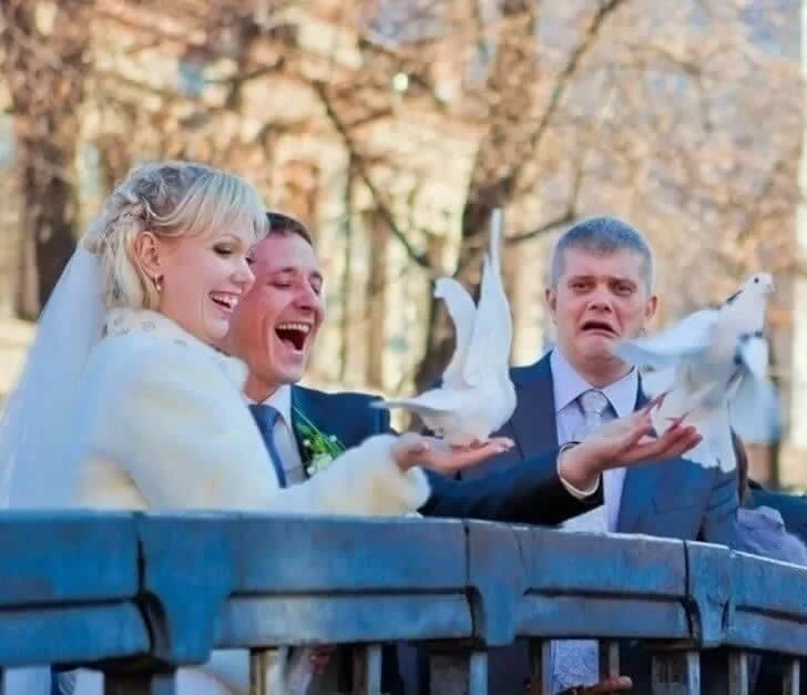 Funny wedding photos make people feel sorry for the bride and groom