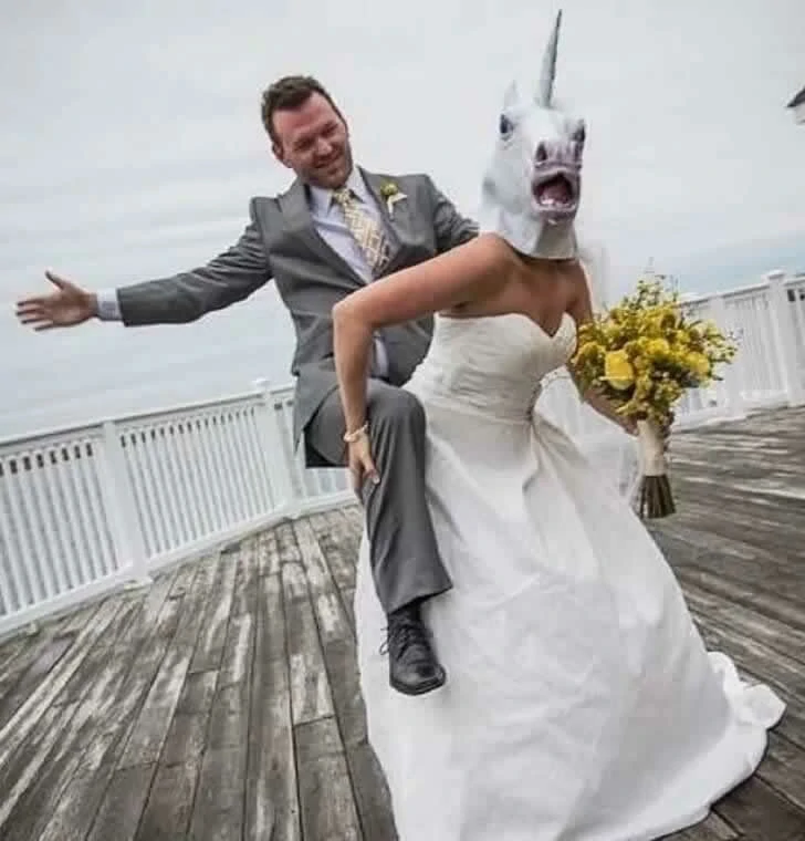 Funny wedding photos make people feel sorry for the bride and groom