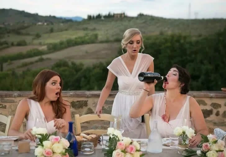 Funny wedding photos make people feel sorry for the bride and groom