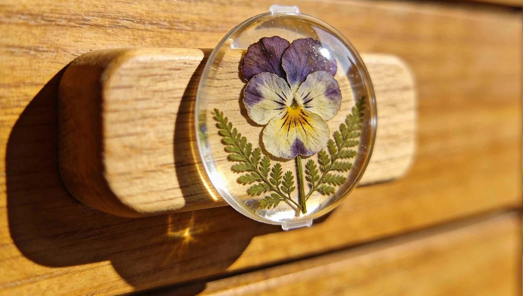 DIY Flower Press Drawer Pulls Using Hot Glue