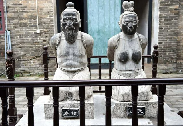 Descendants of Qin Hui demand the removal of their ancestor's kneeling statue!But experts say the removal is not allowed.