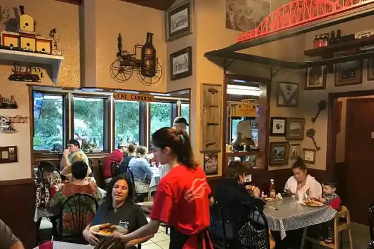 The waitress wrote a letter to her father without her mother's knowledge