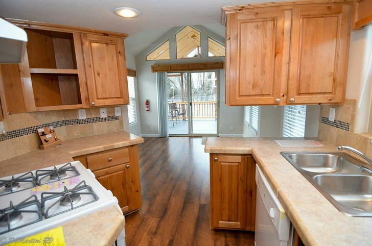 This Elegant Country Cottage is Movable! Let’s Find out What’s Inside...