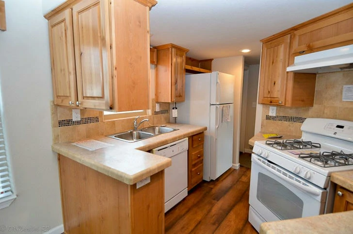 This Elegant Country Cottage is Movable! Let’s Find out What’s Inside...