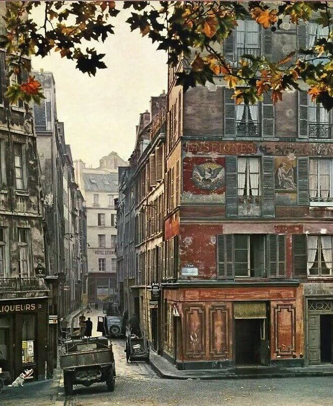 Time Travel Through History With These Vintage Photos