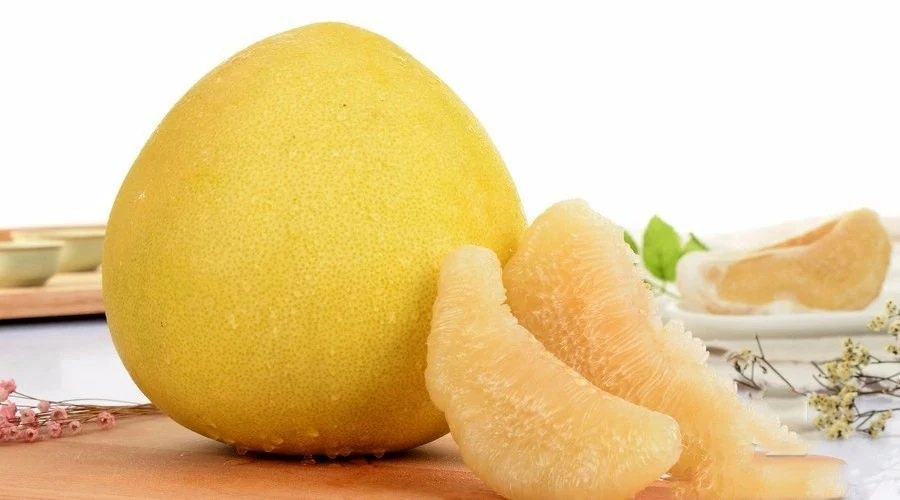 When buying pomelos, should you choose the pointed or round ones?